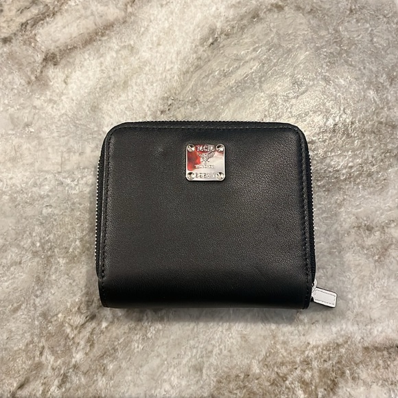 MCM Women’s black and white zipper logo small wallet. - Picture 2 of 9